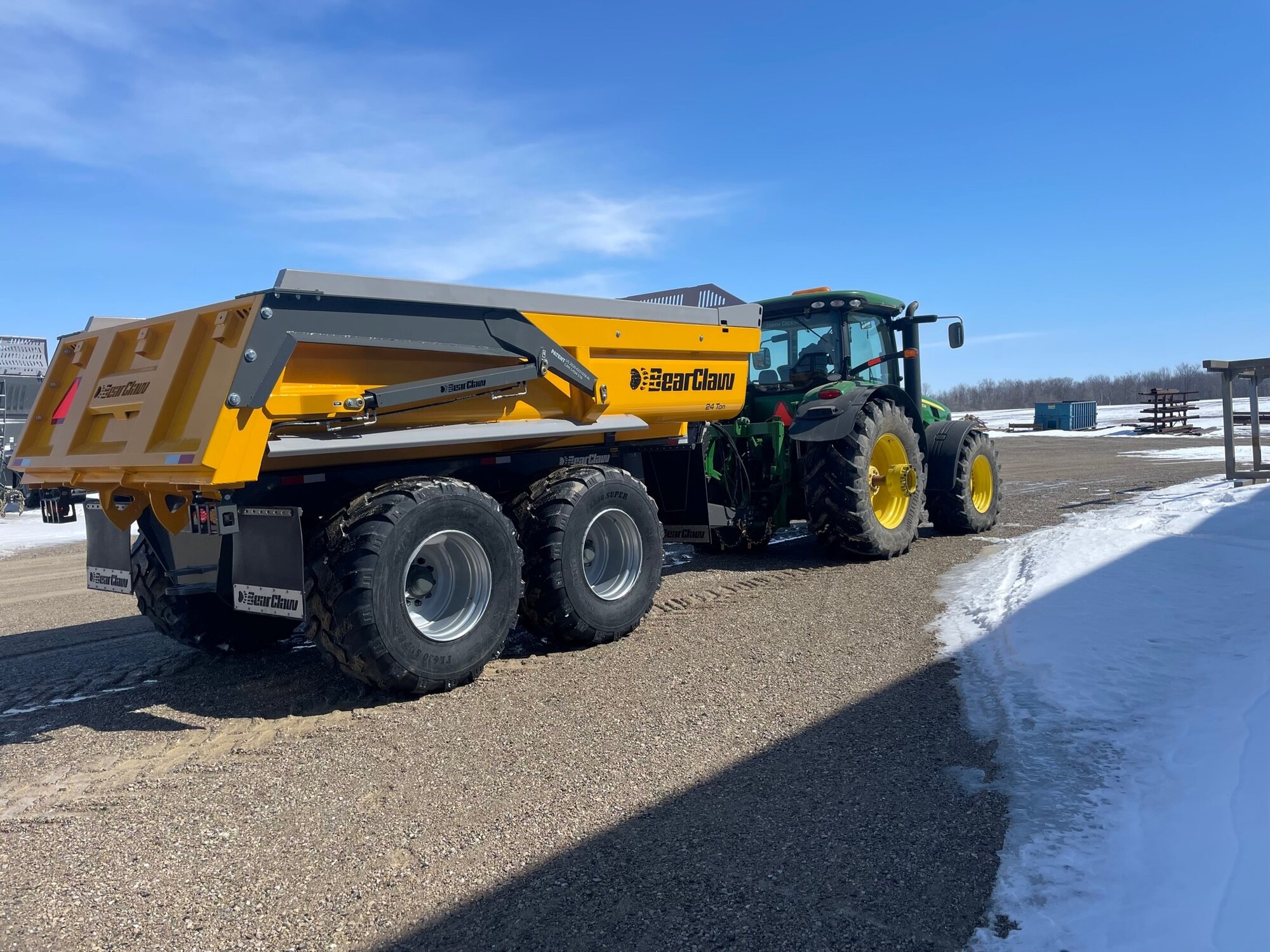 bearclaw 24t dump trailer john deere winter side