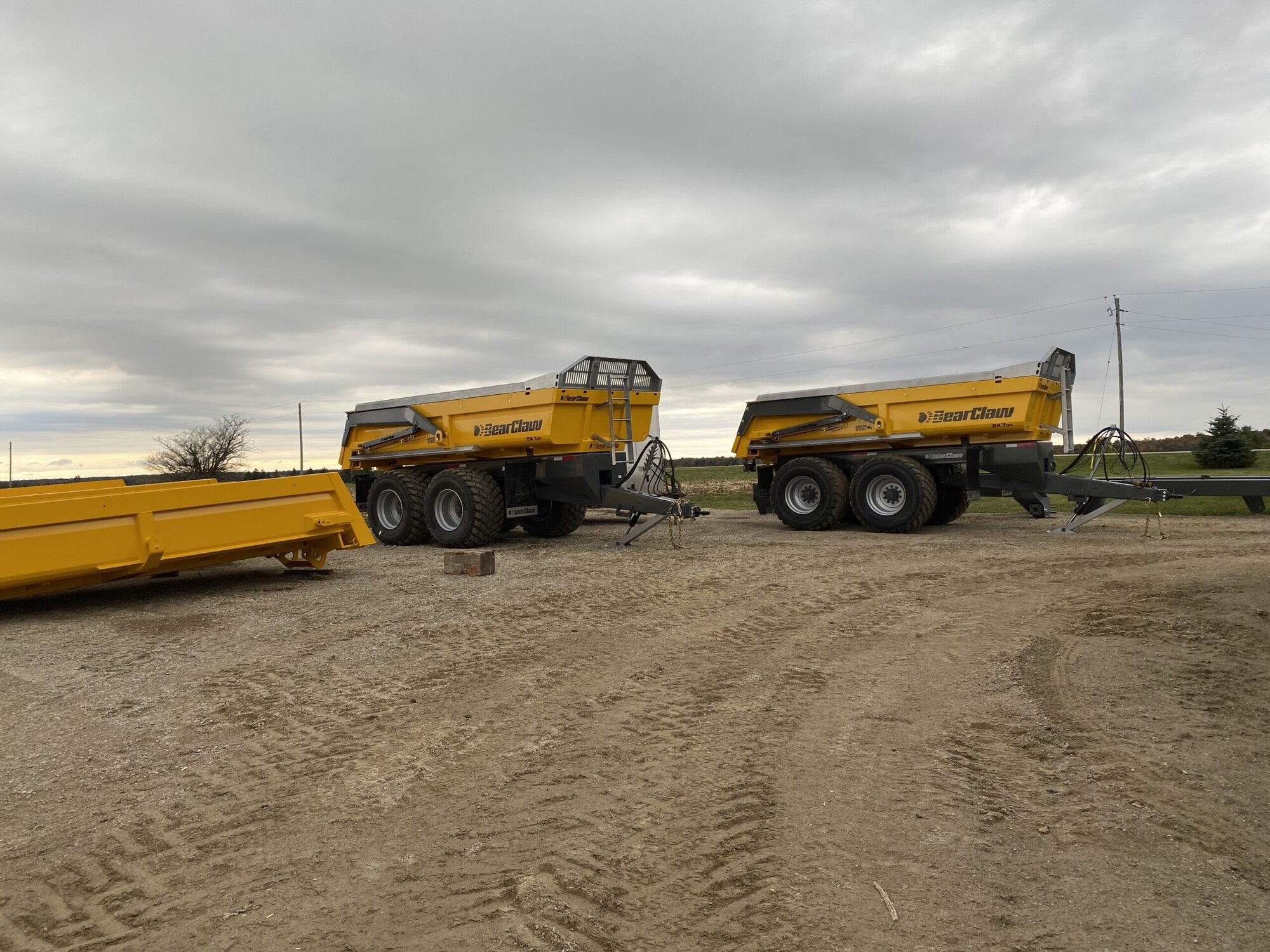 Muckerheide dump trailer