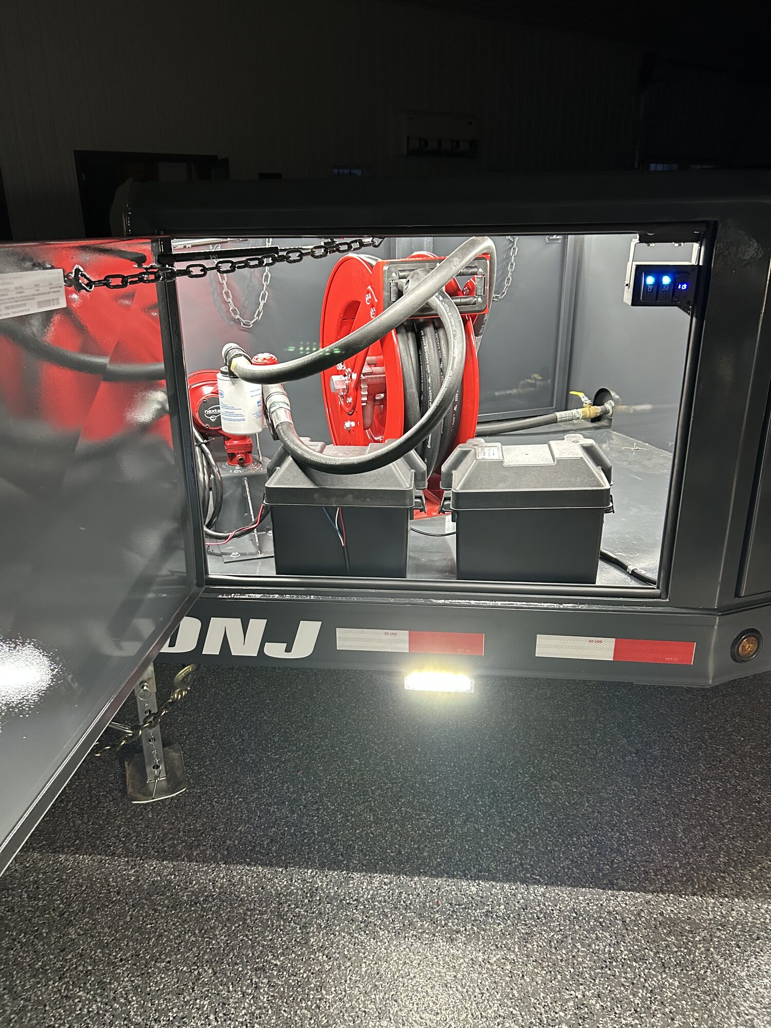 DNJ 750-gallon fuel trailer driver side profile